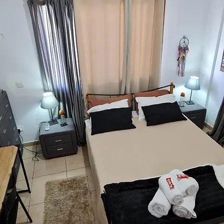 Charalambous Apartamento *
