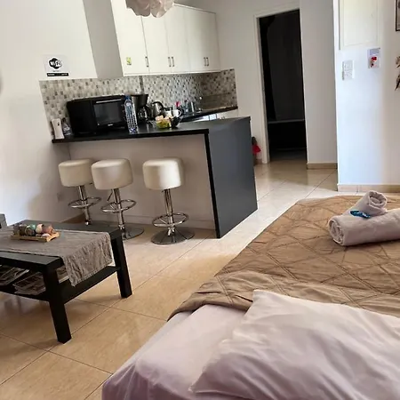 Charalambous Apartamento