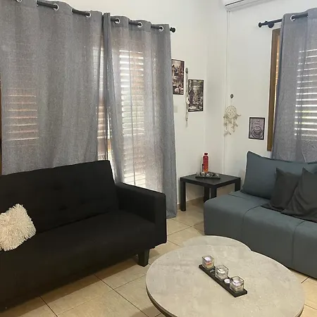 Charalambous דירה
