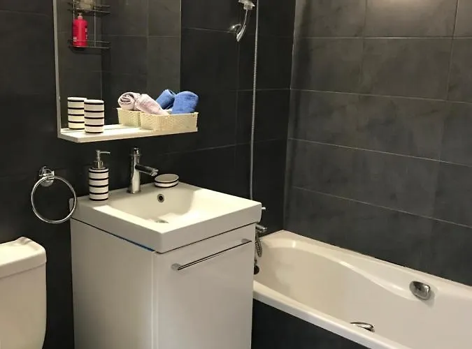 Charalambous * パ フォス